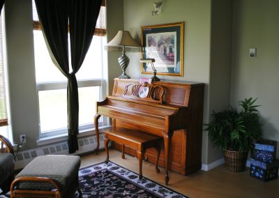 Hill-View-Manor-Piano
